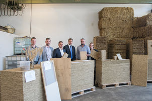 (v. l.): Fabian Barth, Andreas Huppenberger, Johannes Eberlein (Geschäftsleitung), Bezirkstagspräsident Dr. Olaf Heinrich, Gerhard Huppenberger (Geschäftsleitung) und Nadine Rothkopf