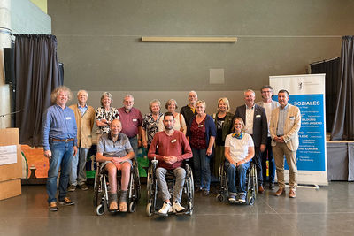 Die niederbayerischen Behindertenbeauftragten trafen sich auf Einladung des Behindertenbeauftragten des Bezirks Niederbayern, Bezirksrat Markus Scheuermann (links im Bild), im Institut für Hören und Sprache in Straubing und besprachen aktuelle Themen.